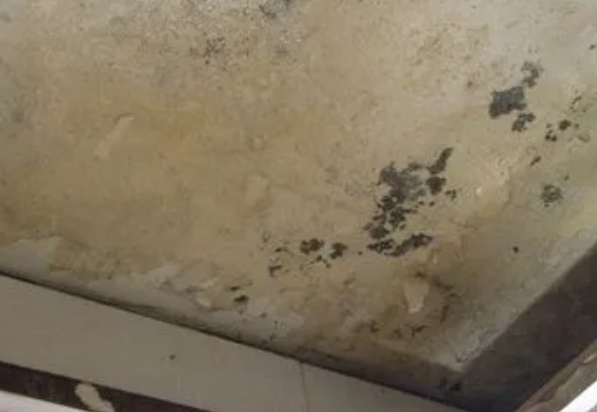 温州阳台漏水维修公司分享下温州卫生间渗水维修需要注意哪些问题。